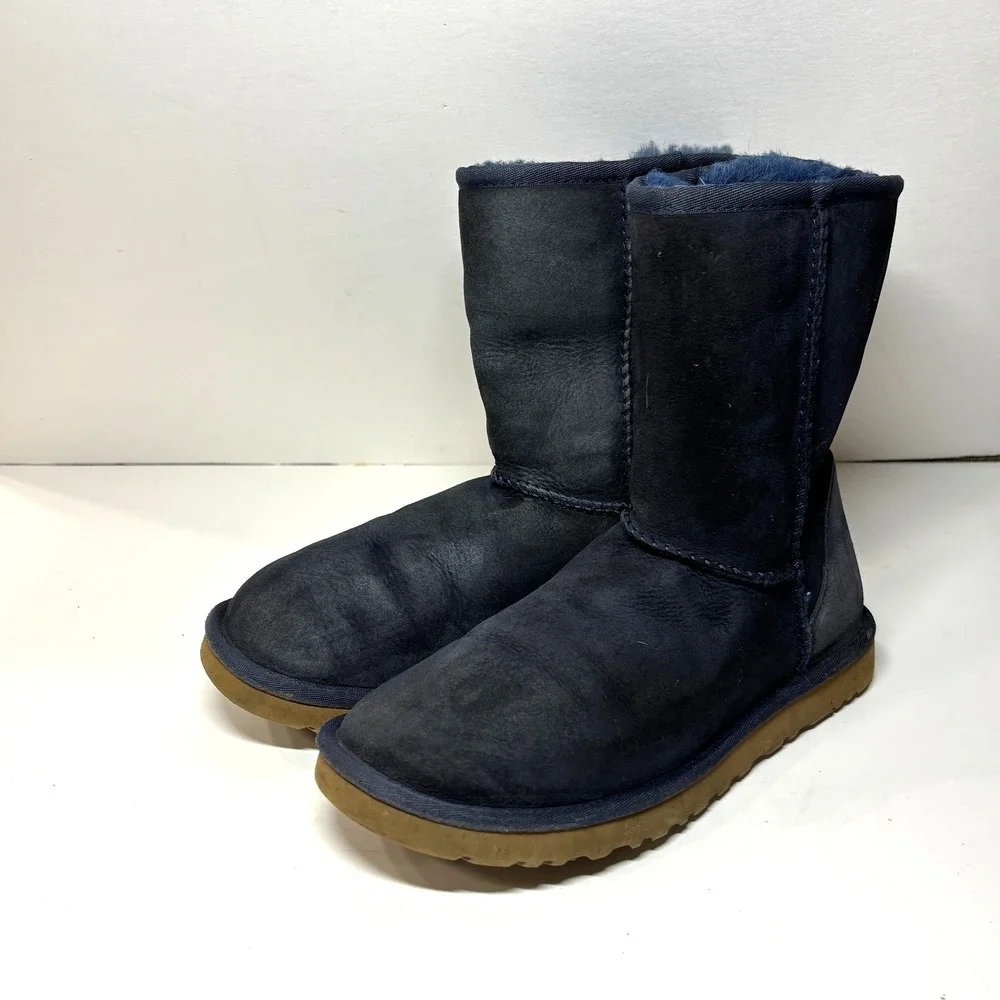 UGG Classic Short Boots Women Size 7 Navy Blue Suede Shearling 5825 Cozy‎